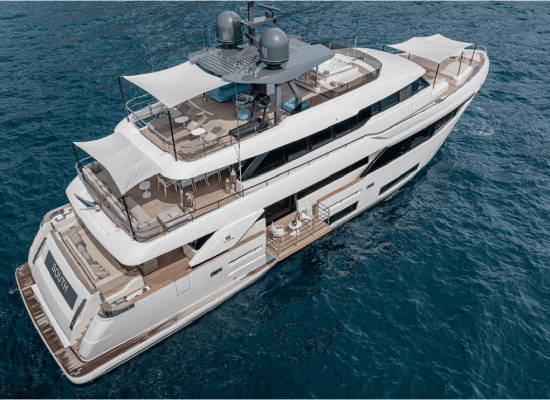 Custom Line Navetta 33_Aft Decks