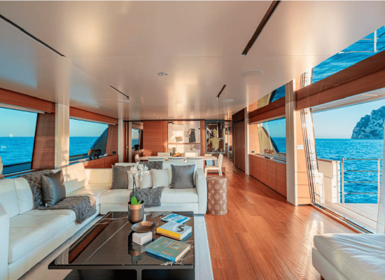 Custom Line Navetta 33_Salon