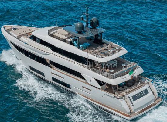 Custom Line Navetta 33_Underway