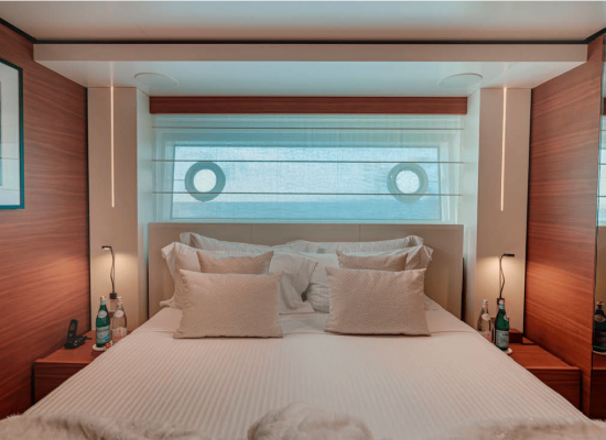Custom Line Navetta 33_Vip Cabin1.2