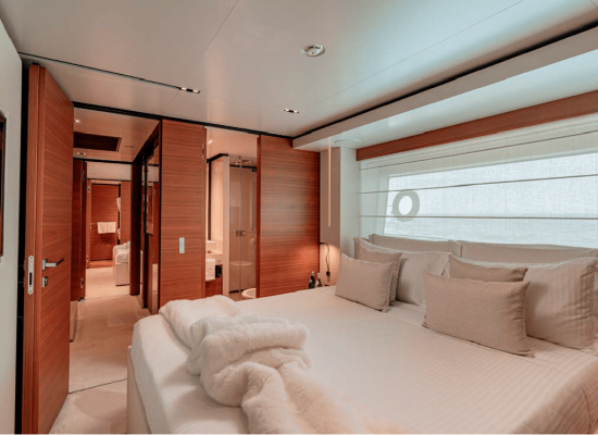 Custom Line Navetta 33_Vip Cabin2