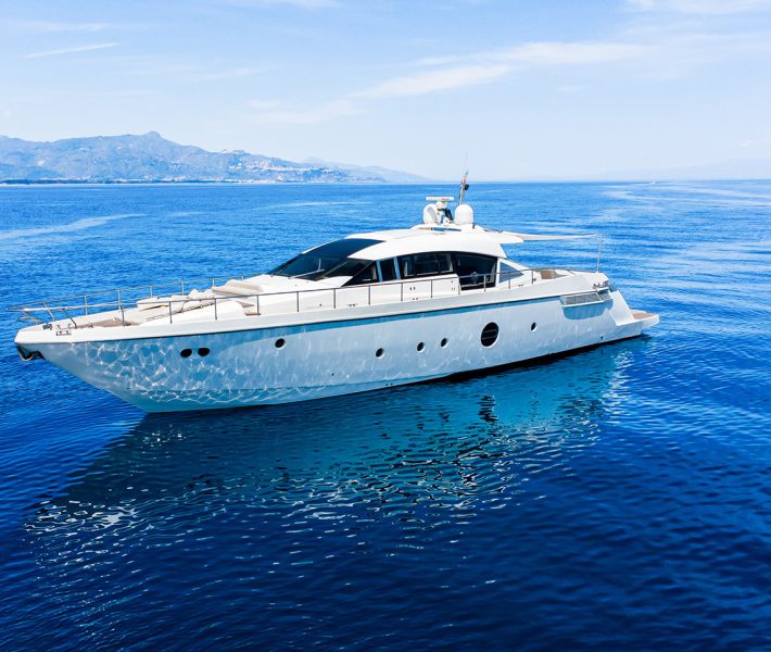noleggio yacht in sicilia flotta yacht Noleggio Aicon 82 soaris - Noleggio yacht sicilia - affitto yacht sicilia - noleggio yacht catania - noleggio yacht sicilia - tour in barca sicilia tour in barca taormina tour in barca isole eolie Luxury yacht charter in Sicily with private boat tours to Taormina, Ortigia and the Aeolian Islands. Yacht rental Sicily with onboard chef, romantic dinners, day trips, bachelorette parties, and exclusive events at sea. Soaris Aicon 82 luxury yacht charter in Sicily with sun deck, private chef, photo shoot, and custom tours to Taormina, Ortigia and Aeolian Islands
